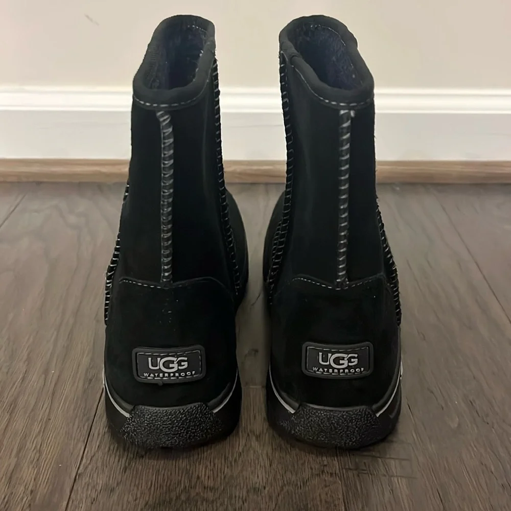 Ugg Australia K Lynden Youth Boots waterproof black suede new Girls Size 6